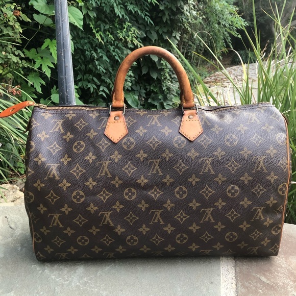Louis Vuitton Handbags - 💯% Authentic Louis Vuitton Monogram Speedy 40 ❤️